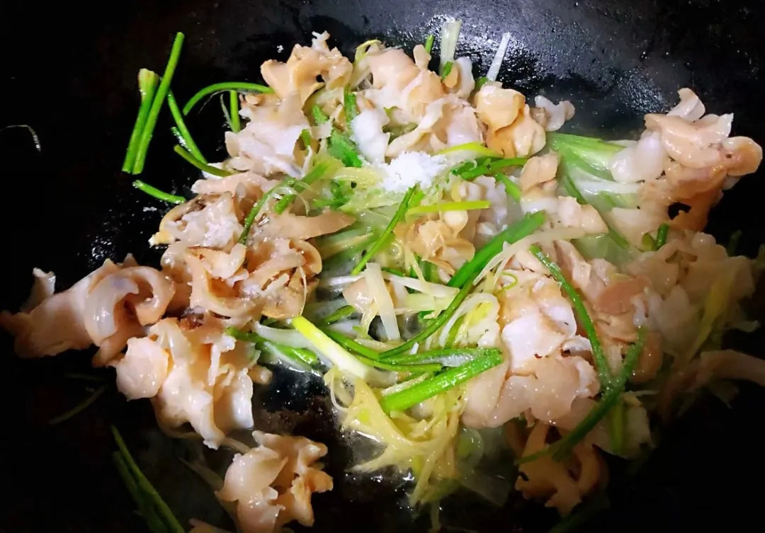 【蔥爆海螺片】做法|味道鮮美，營(yíng)養(yǎng)充足，快試試動(dòng)手制作吧